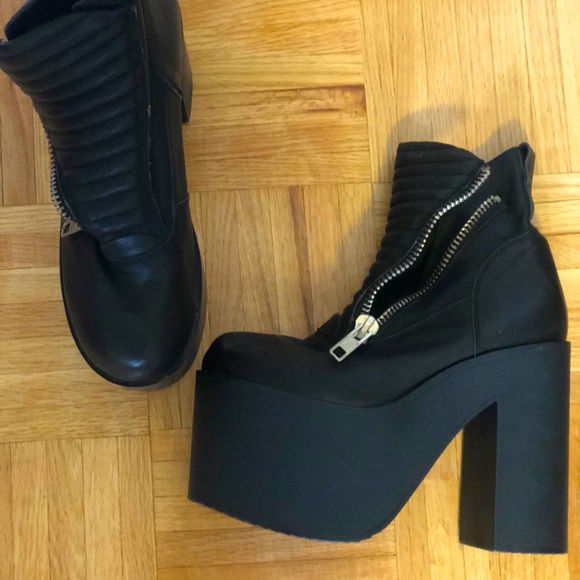 Mint condition, never worn UNIF platform boots - Picture 6 of 6